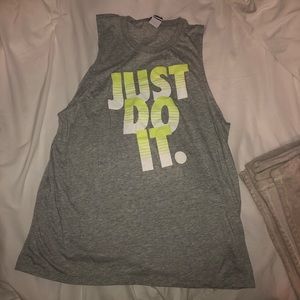 Nike L Muscle Tank